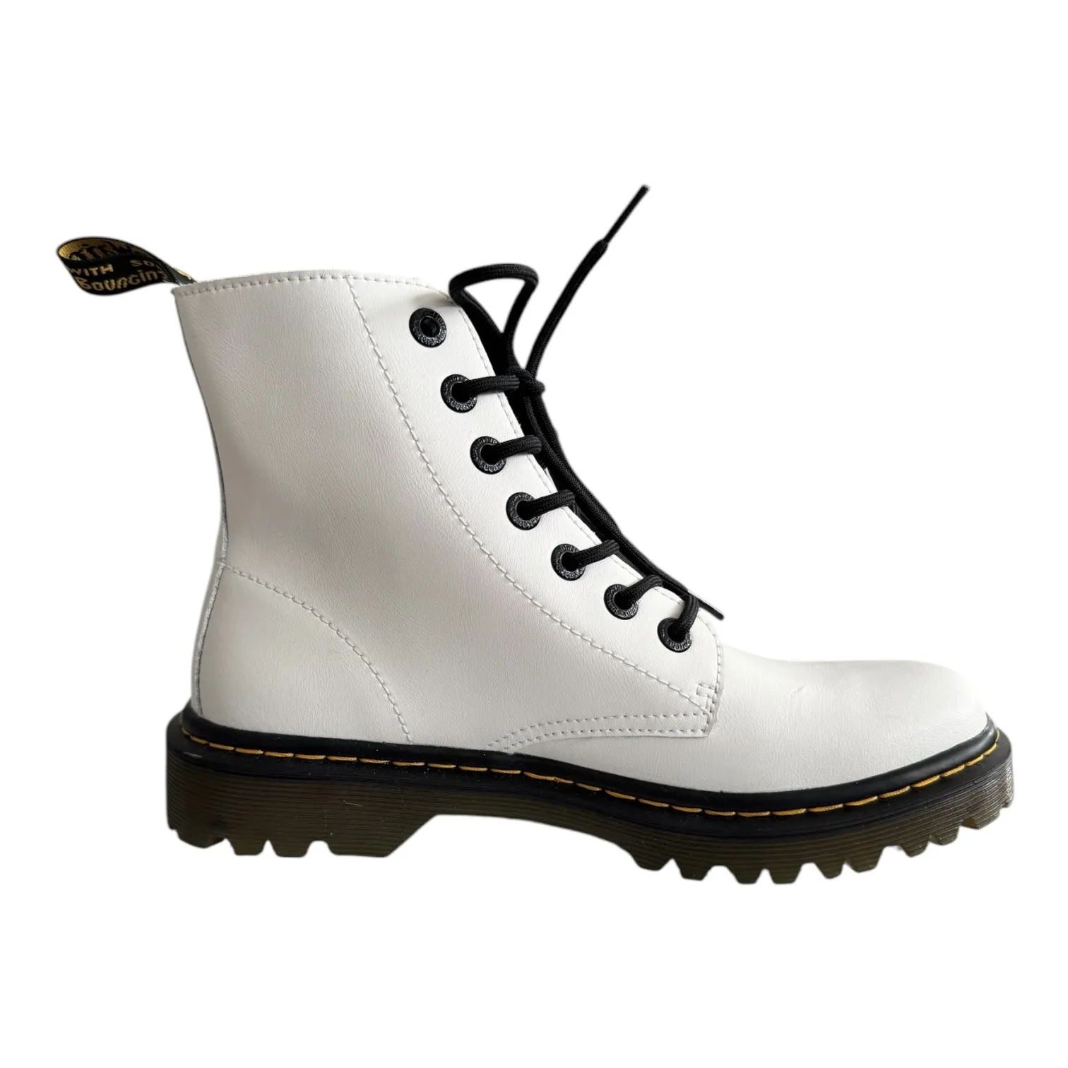 Boots Ankle Flats By Dr Martens In White, Size: 8