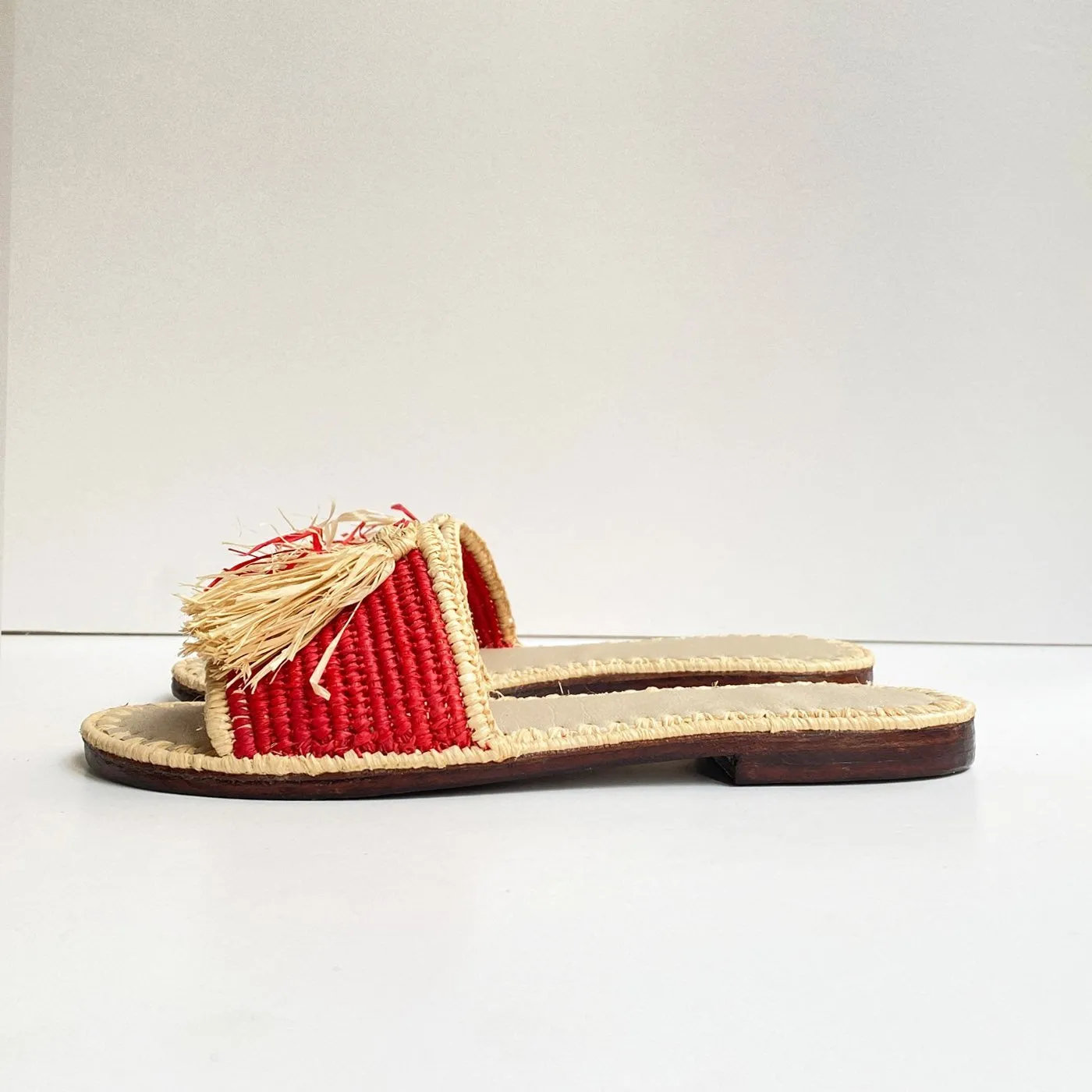 FLAT RAFFIA MULES