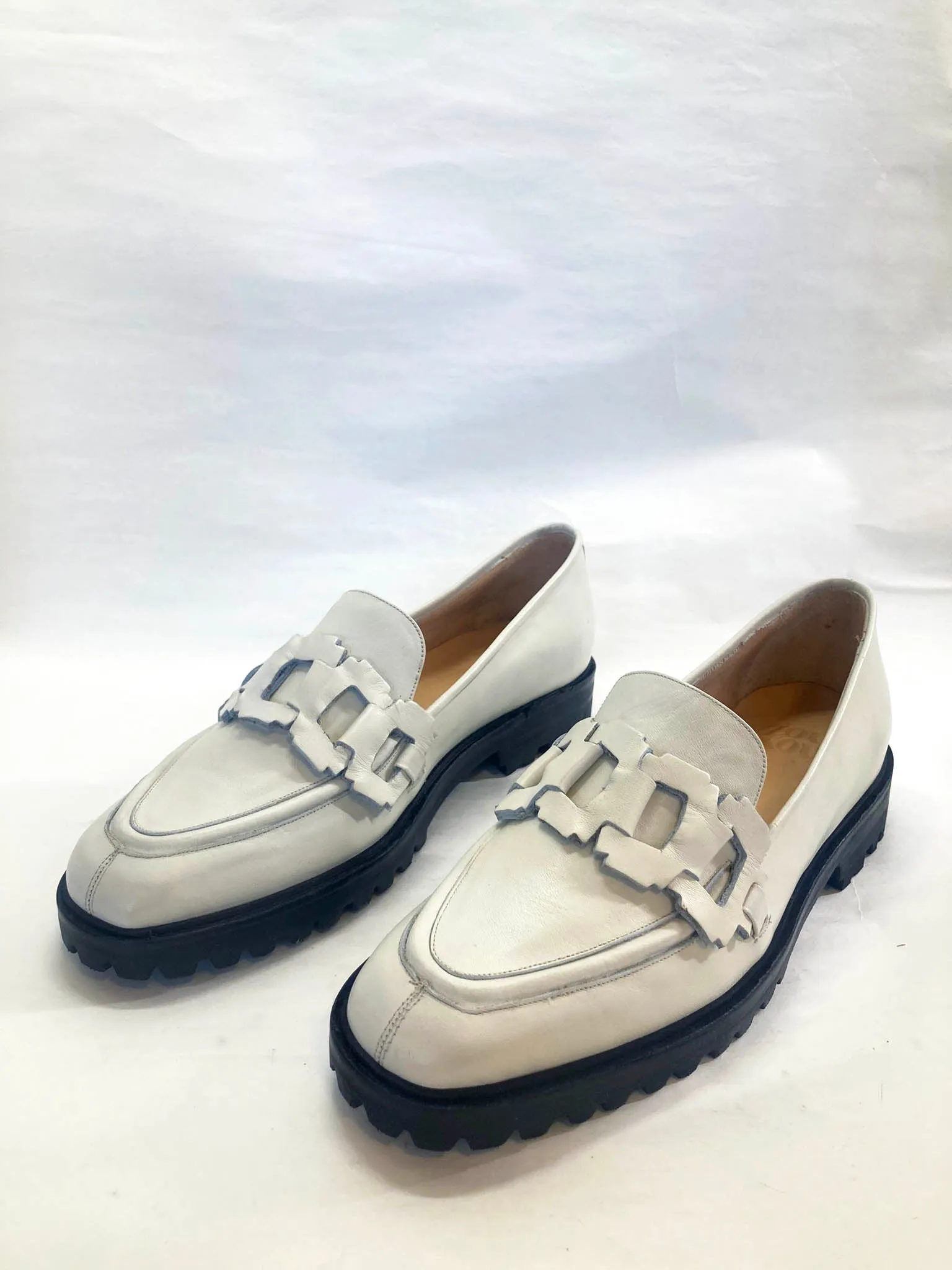 Trini Loafer in Marfil Size 41