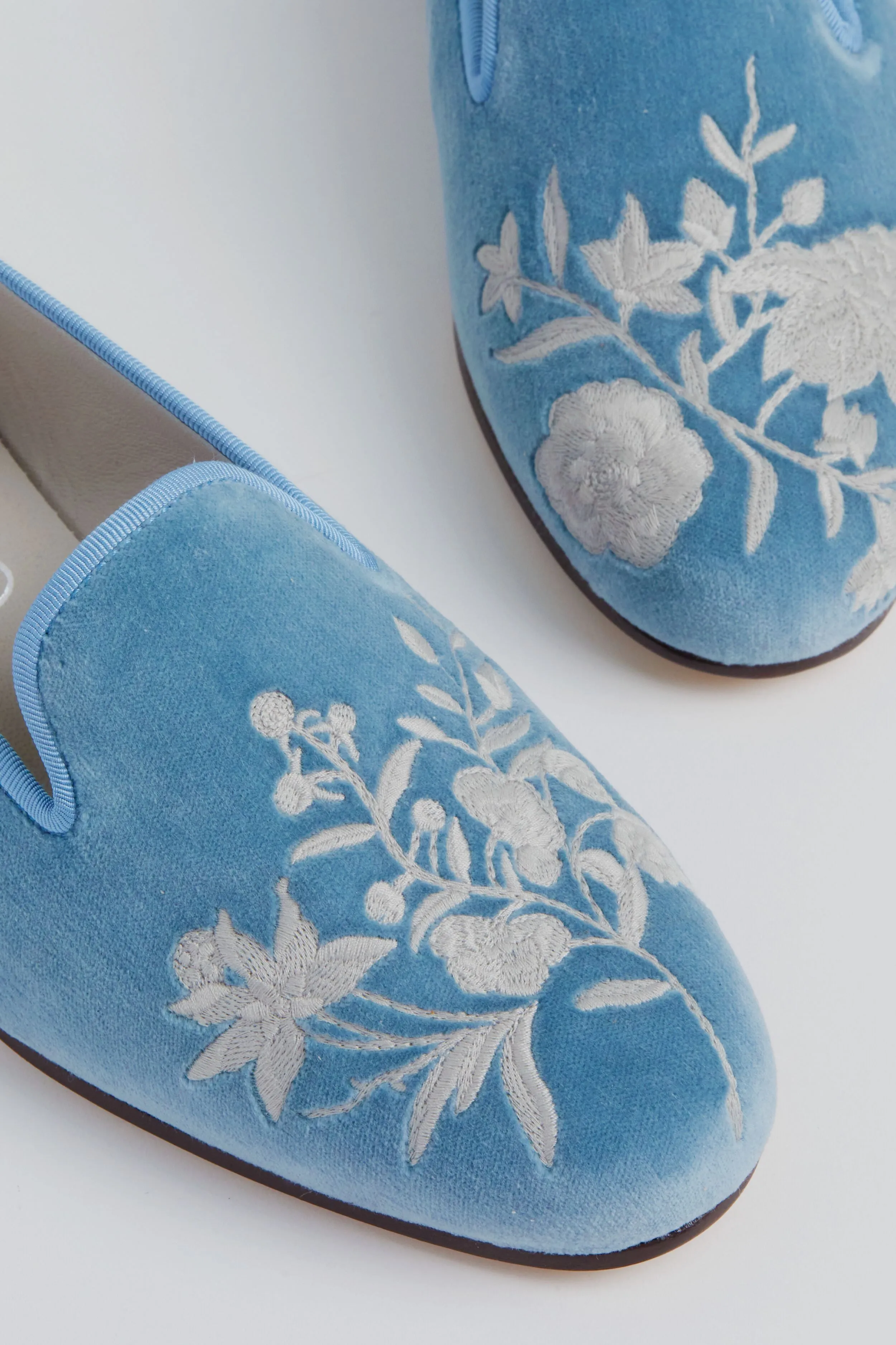 Wedgewood Blue Velvet Chinapaper Slippers